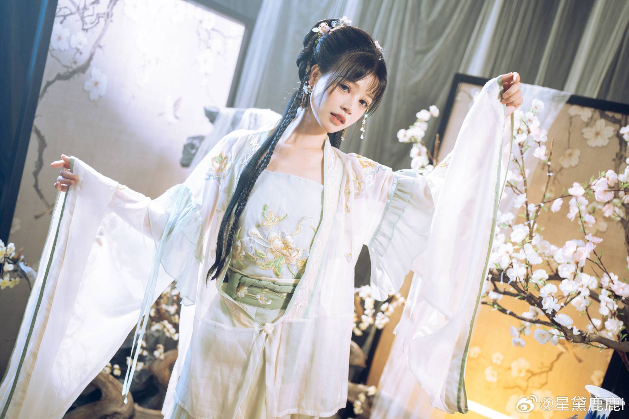 星黛鹿鹿i绿衣汉服COSPLAY写真