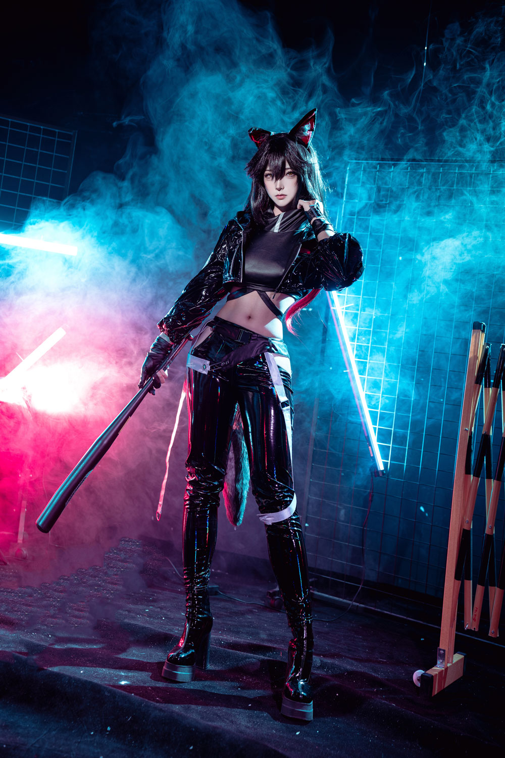 Seya-狮砸《明日方舟》德克萨斯音律联觉COSPLAY图片写真在线看