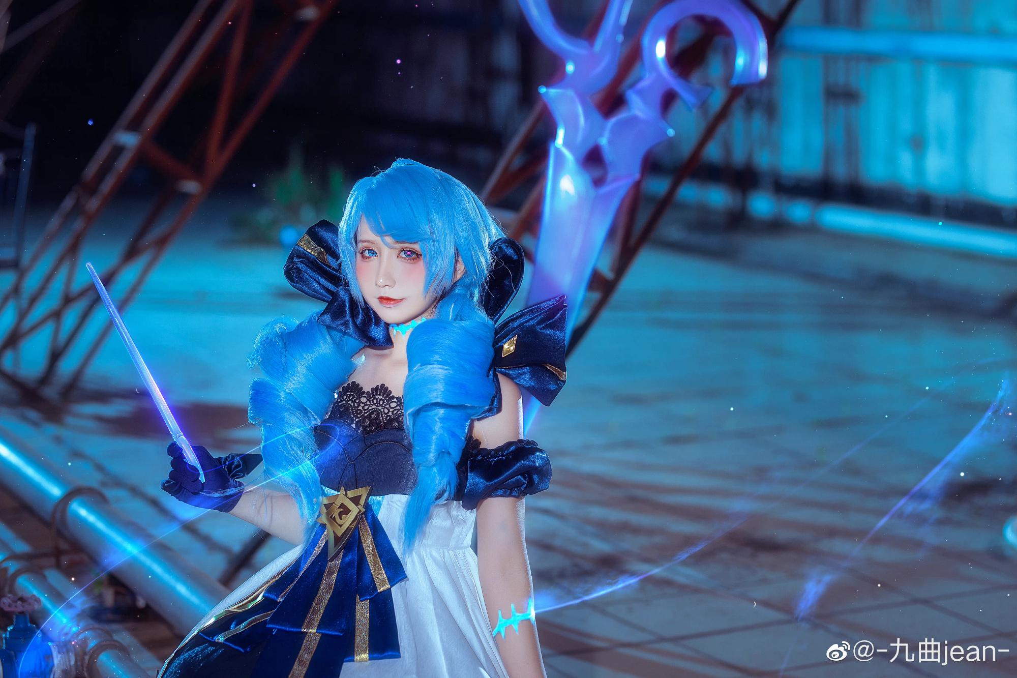 九曲jean《英雄联盟》格温COS写真