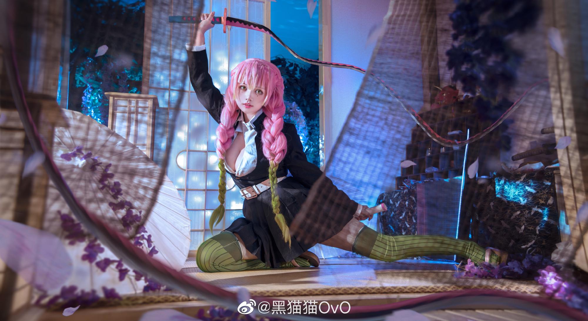 黑猫猫OvO《鬼灭之刃》“恋柱”甘露寺蜜璃COS 黑猫猫OvO《鬼灭之刃》“恋柱”甘露寺蜜璃COS