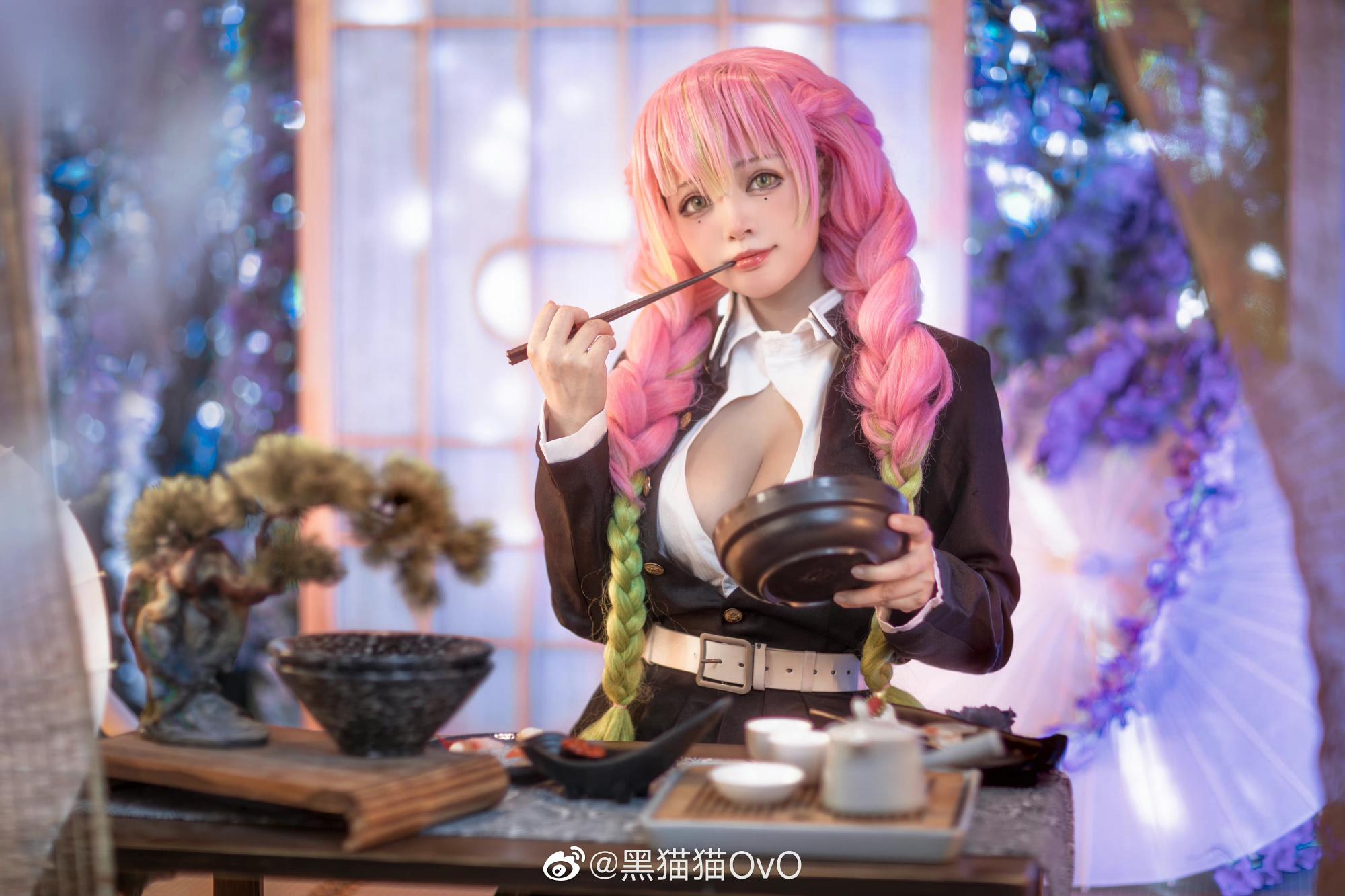 黑猫猫OvO《鬼灭之刃》“恋柱”甘露寺蜜璃COS 黑猫猫OvO《鬼灭之刃》“恋柱”甘露寺蜜璃COS