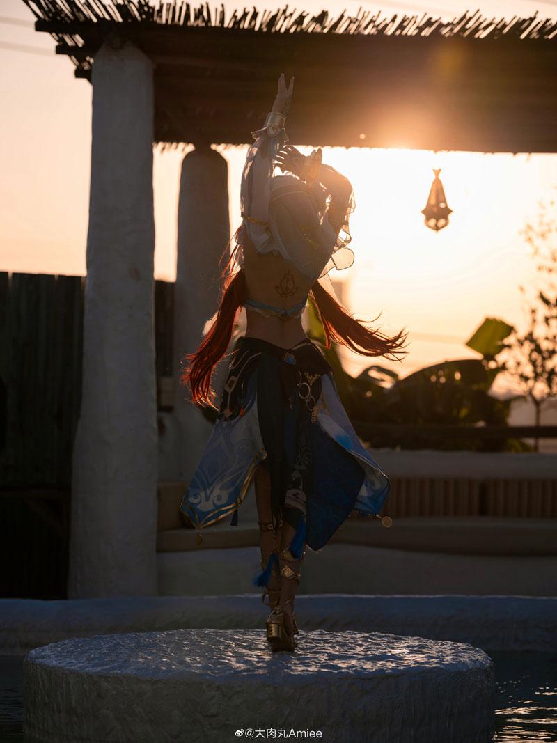 大肉丸Amiee《原神》妮露cosplay图片