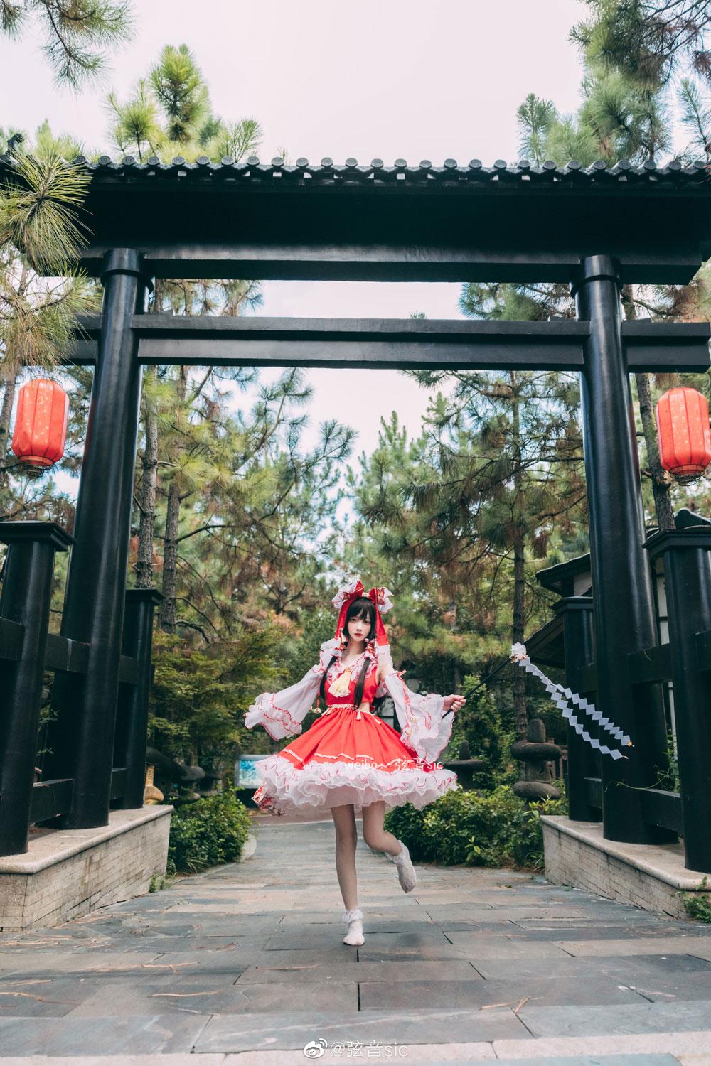 弦音sic 《东方Project》博丽灵梦COSPLAY衣服扮装 弦音sic 《东方Project》博丽灵梦COSPLAY衣服扮装
