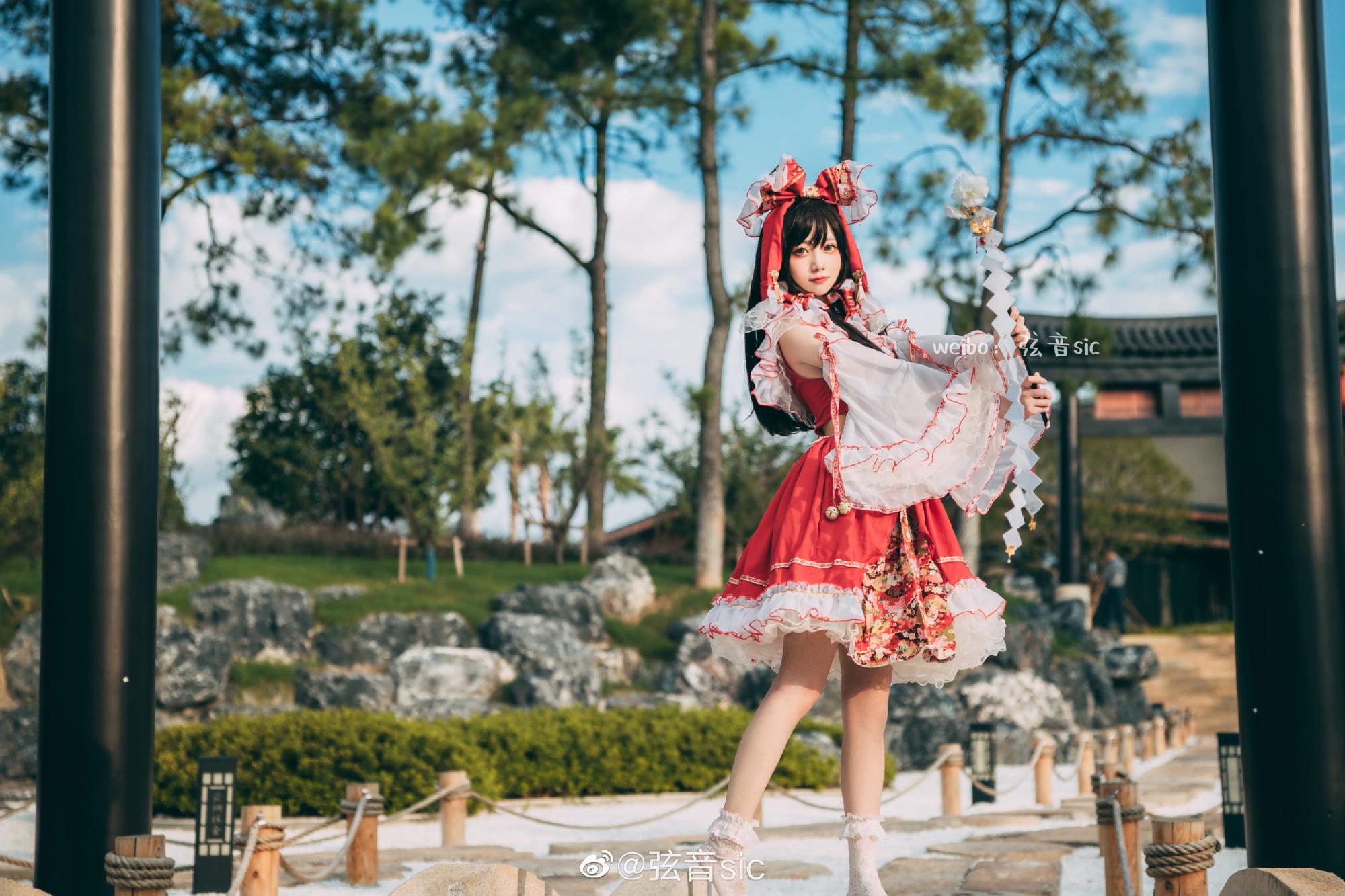 弦音sic 《东方Project》博丽灵梦COSPLAY衣服扮装 弦音sic 《东方Project》博丽灵梦COSPLAY衣服扮装