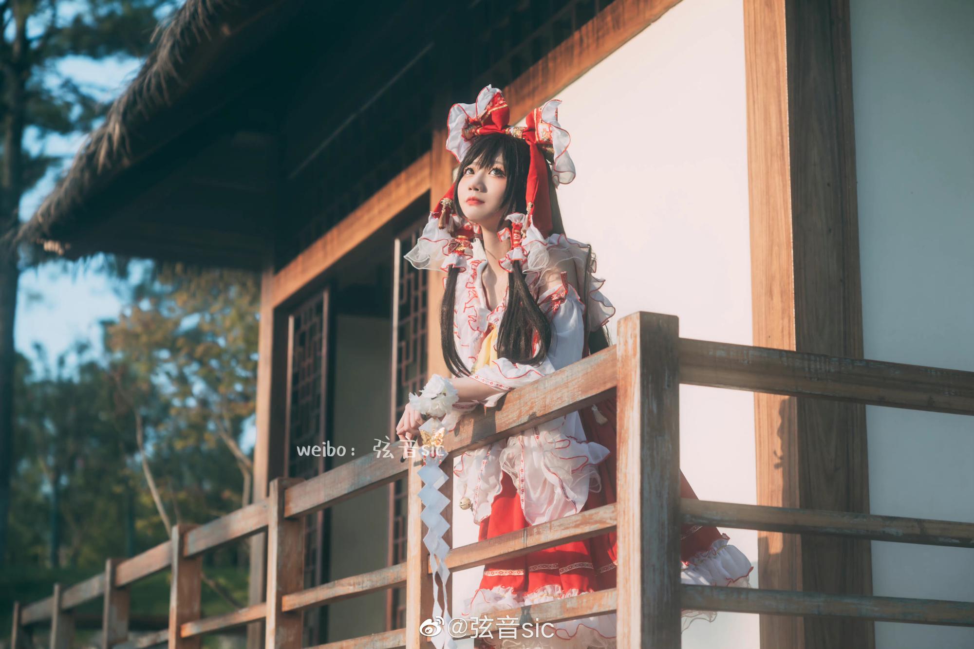 弦音sic 《东方Project》博丽灵梦COSPLAY衣服扮装 弦音sic 《东方Project》博丽灵梦COSPLAY衣服扮装