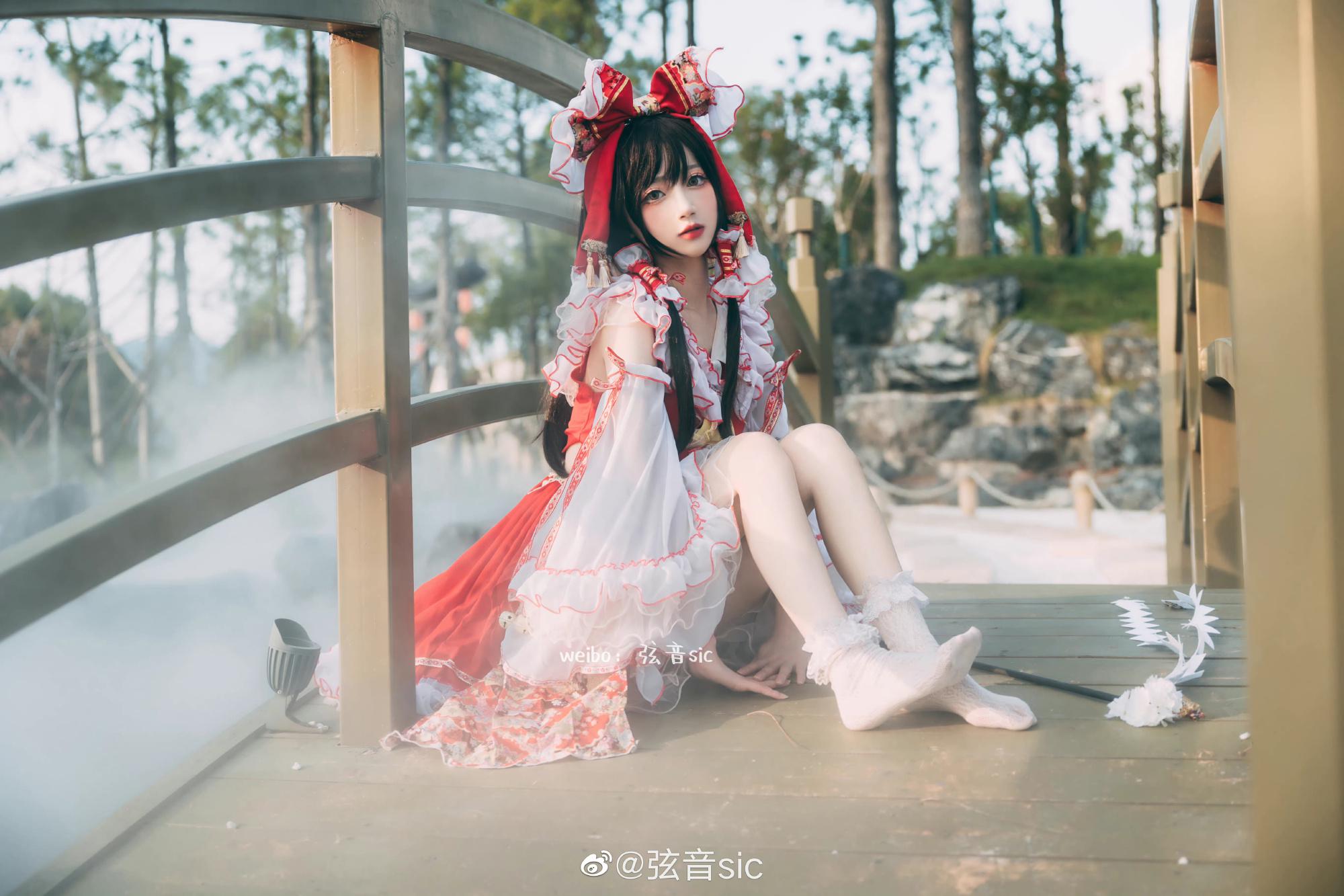 弦音sic 《东方Project》博丽灵梦COSPLAY衣服扮装 弦音sic 《东方Project》博丽灵梦COSPLAY衣服扮装