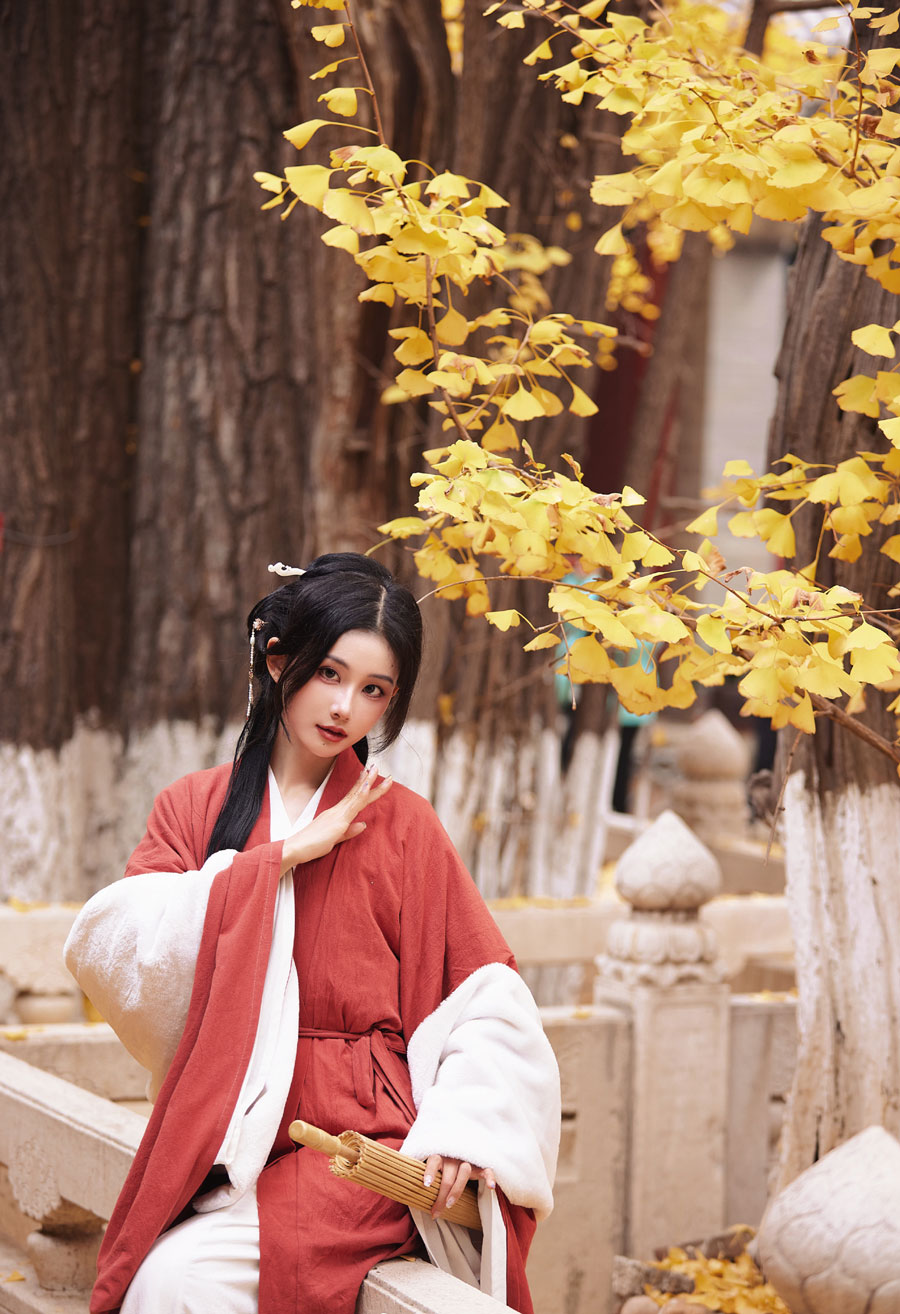 古风COSER AAAyu阿玉 最新汉服写真欣赏