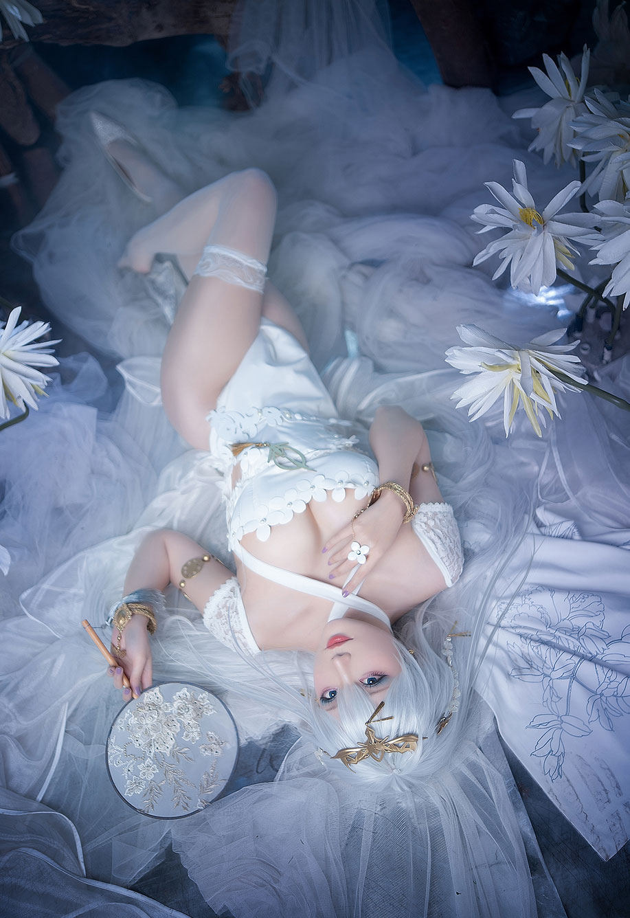 瓜希酱COS《碧蓝航线》埃姆登白色礼服美极了
