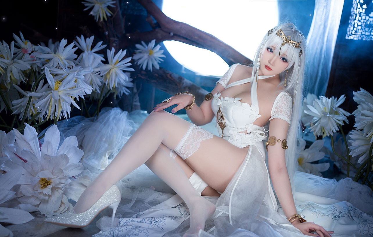 瓜希酱COS《碧蓝航线》埃姆登白色礼服美极了