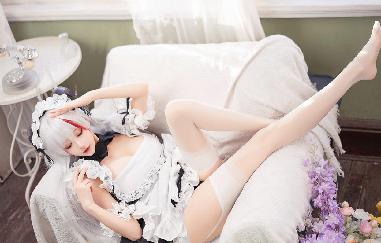啾小妍Deer《碧蓝航线》埃吉尔女仆COS同人美图