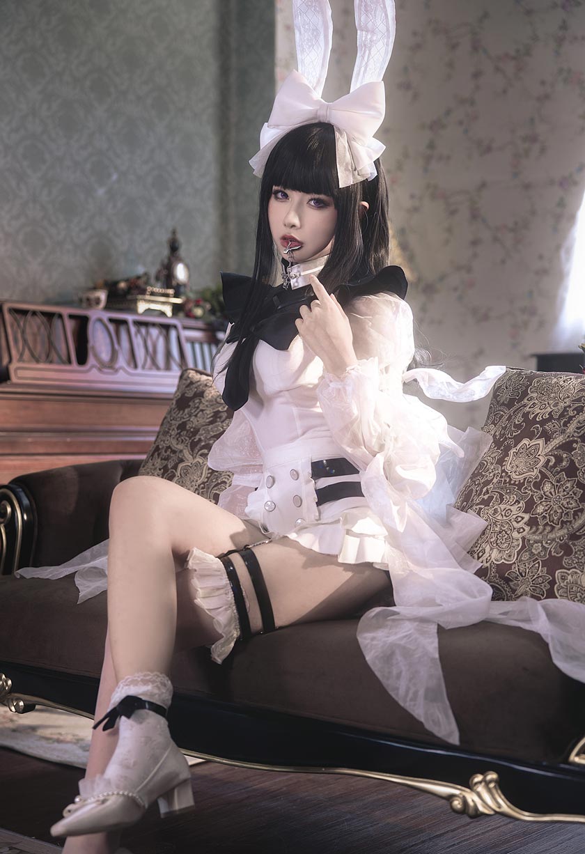 Momoko葵葵COSPLAY黑与白的平行倒映