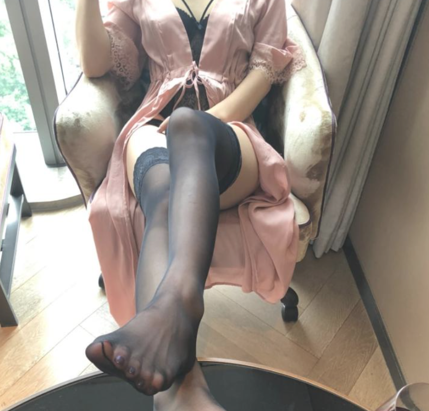 足控腿控乔安[安乔乔儿]微密圈最新剧情写真视频 维密圈|秘语 岛遇-第1张